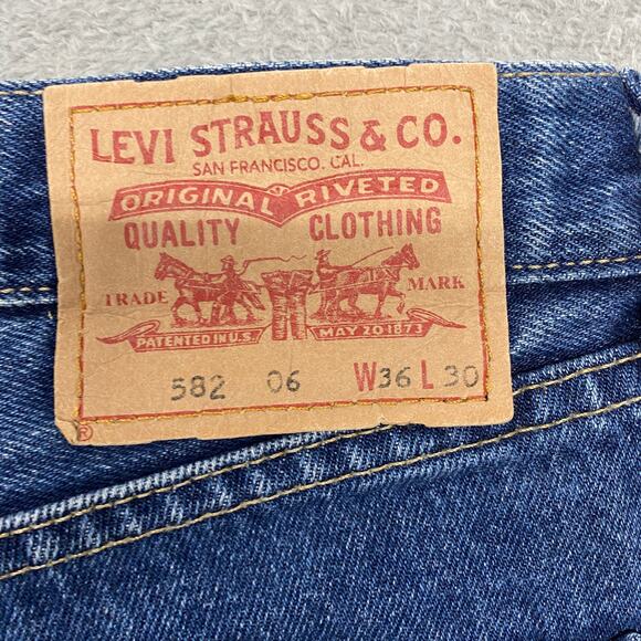Levis 582 Jeans Mens 36 Button Fly Medium Wash Distressed 29 Inseam Vintage - Picture 8 of 13